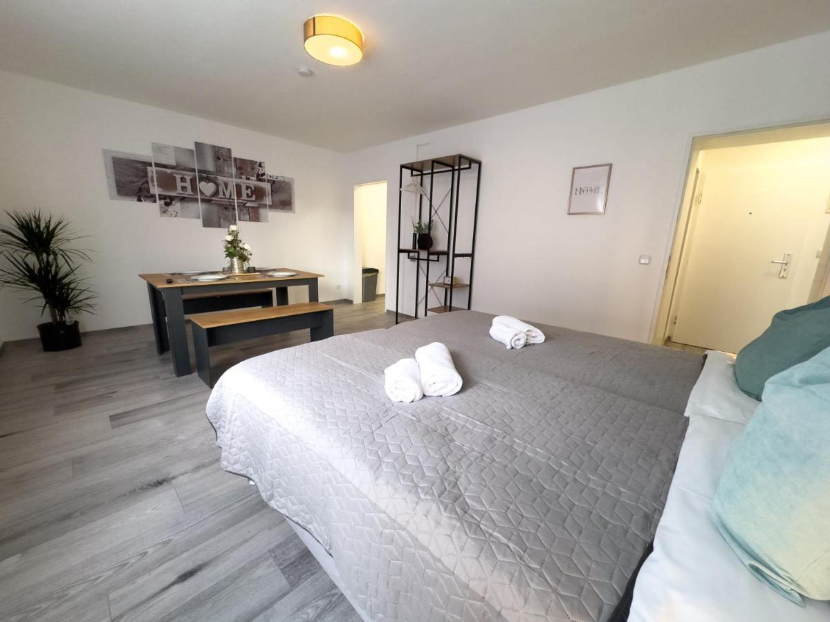 Immostay #6 - Ferienhaus 4 Zimmer Fuer 8 Personen, Wifi & Zentrum BRE Eksteriør billede