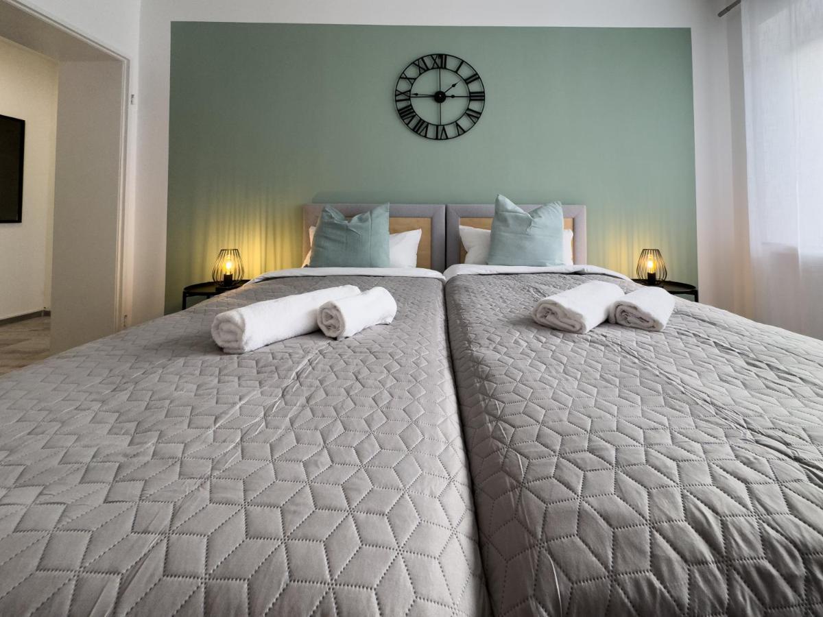 Immostay #6 - Ferienhaus 4 Zimmer Fuer 8 Personen, Wifi & Zentrum BRE Eksteriør billede
