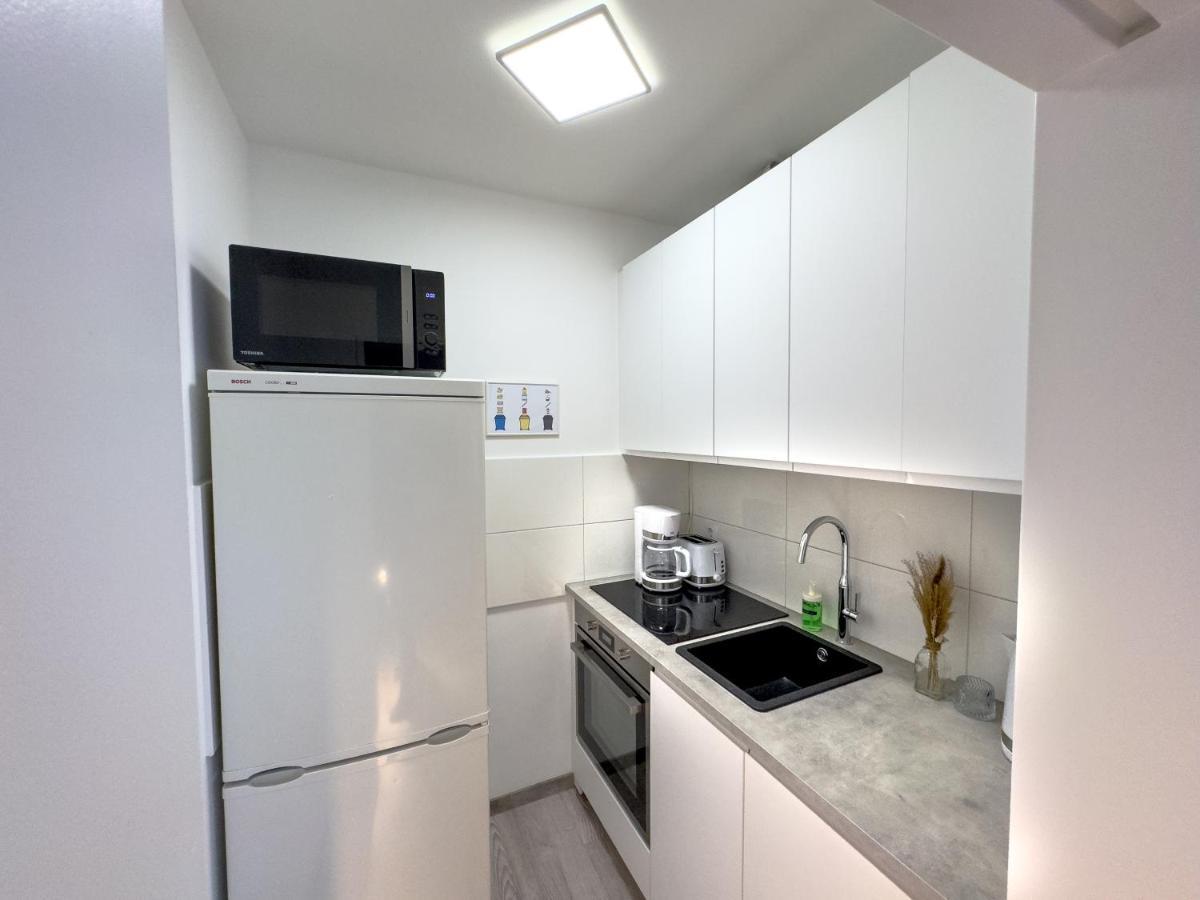 Immostay #6 - Ferienhaus 4 Zimmer Fuer 8 Personen, Wifi & Zentrum BRE Eksteriør billede